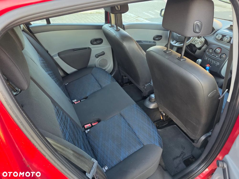 Renault Clio - 9