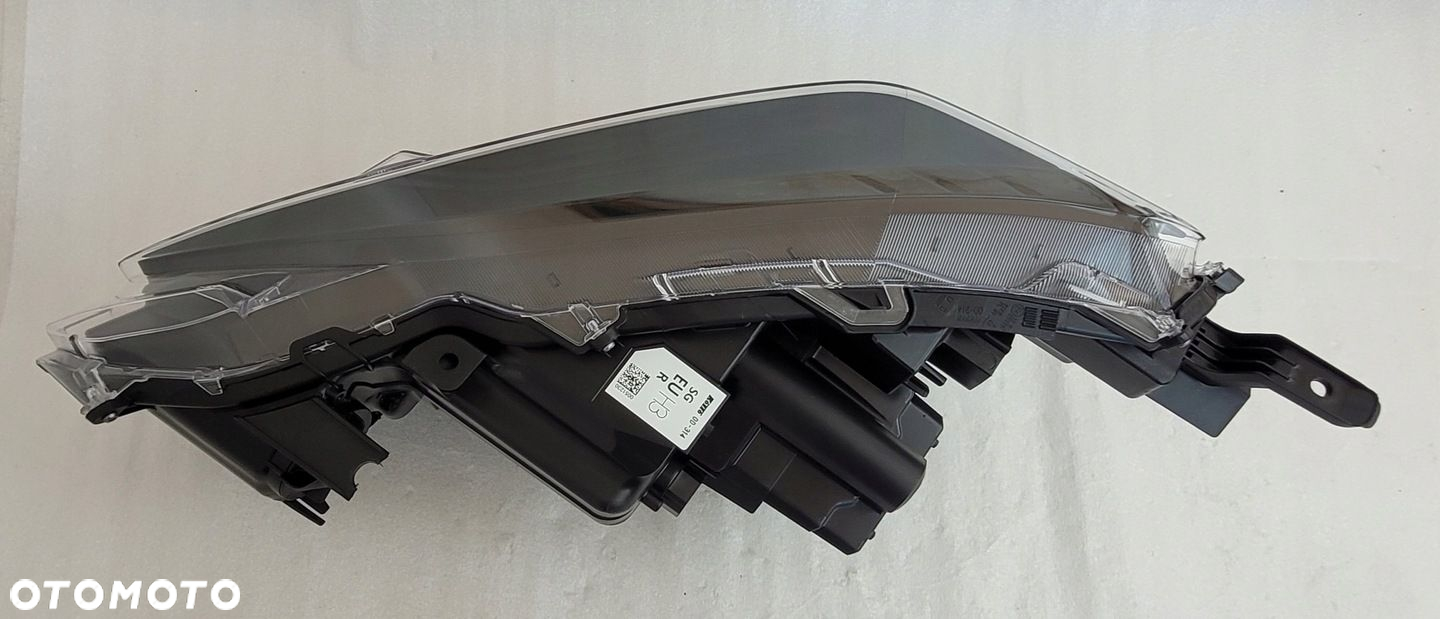 LAMPA PRAWA PRZÓD TOYOTA YARIS CROSS FULL LED 2020- KOITO 0D-314 - 7