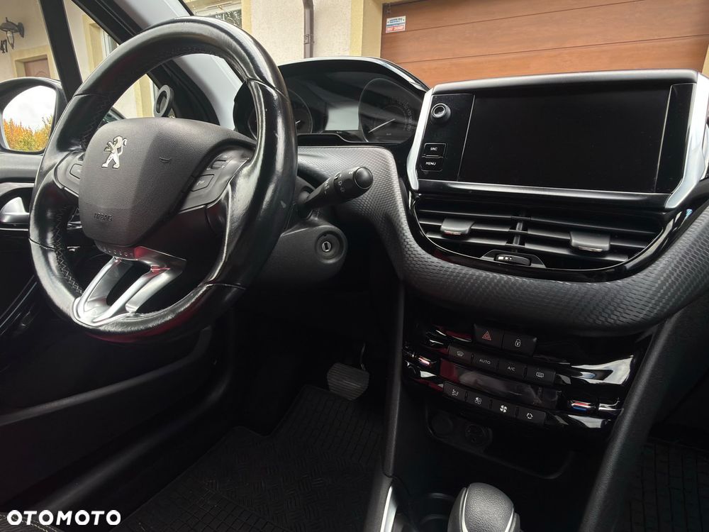 Peugeot 208 1.2 PureTech GPF Allure S&S EAT6 - 13