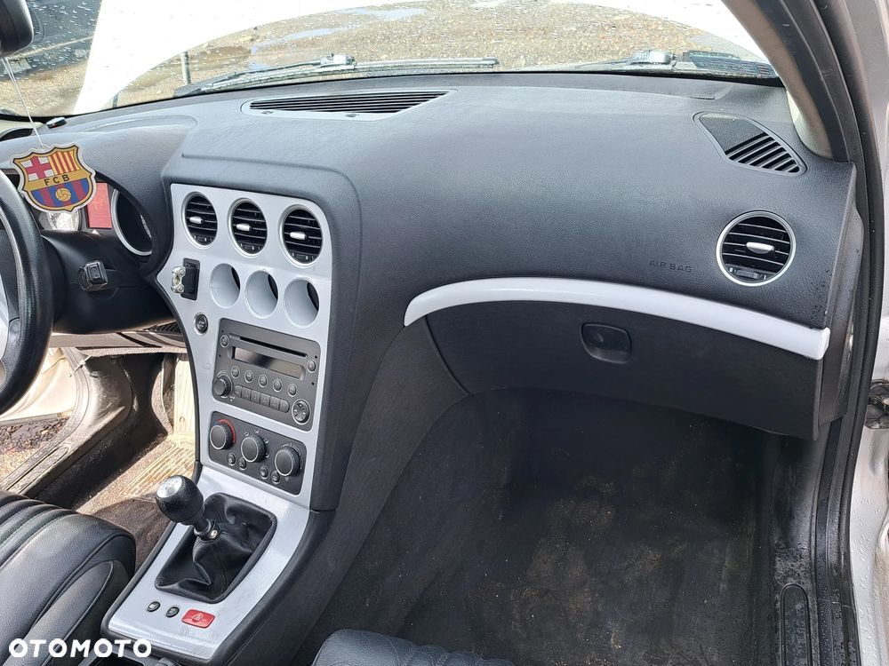 DESKA ROZDZIELCZA PULPIT AIRBAG ALFA ROMEO 159 EU - 4