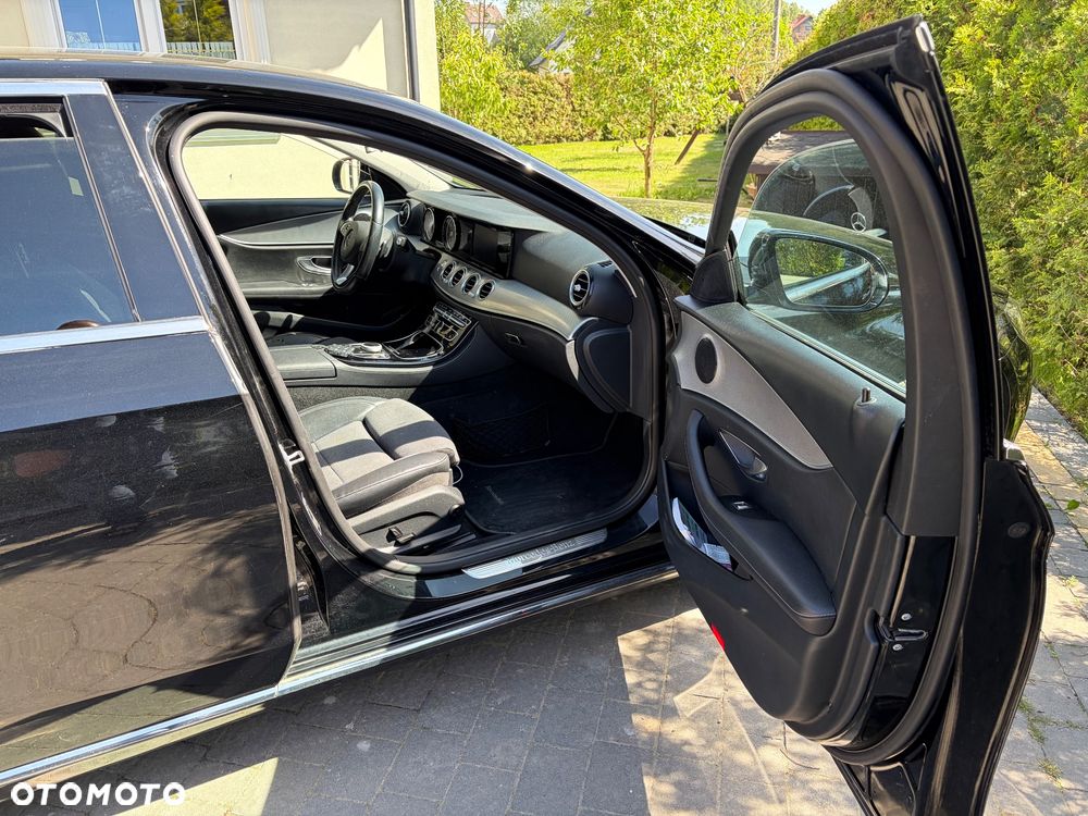 Mercedes-Benz Klasa E 220 d 9G-TRONIC - 10