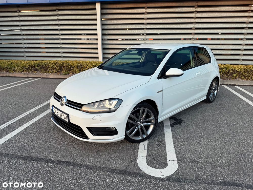 Volkswagen Golf - 1