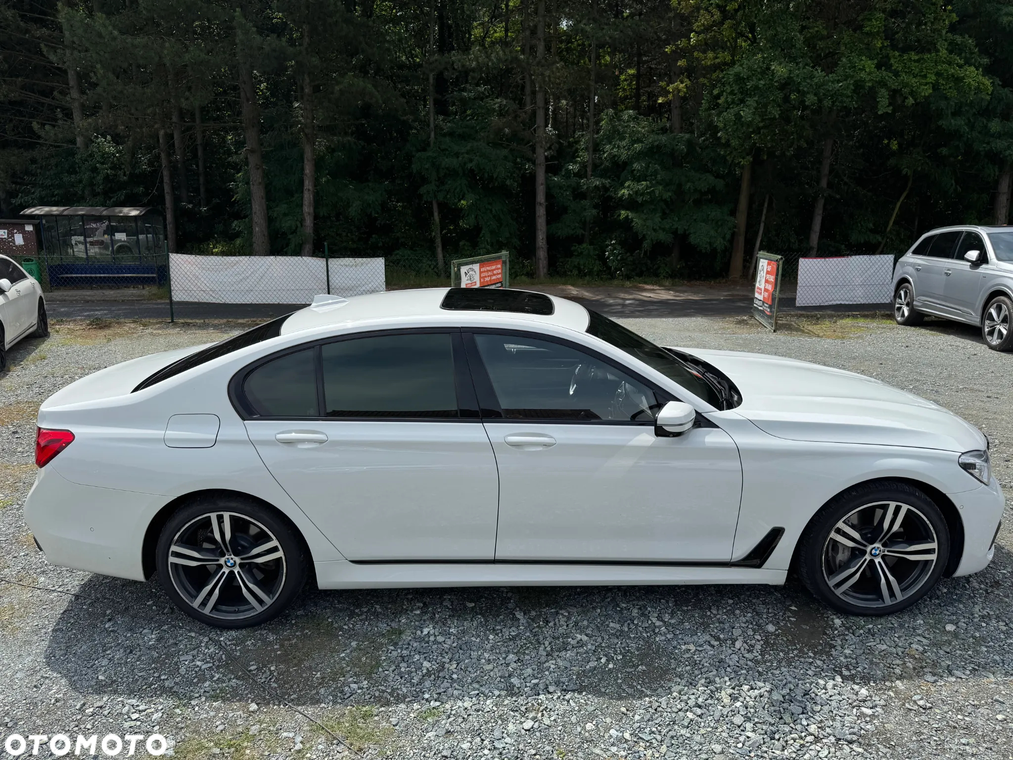 BMW Seria 7 750i xDrive - 15