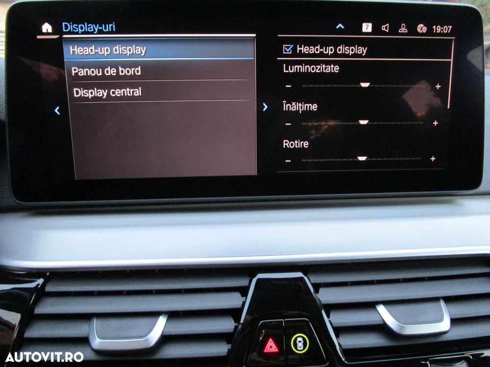 BMW Seria 5 530e xDrive AT PHEV - 30
