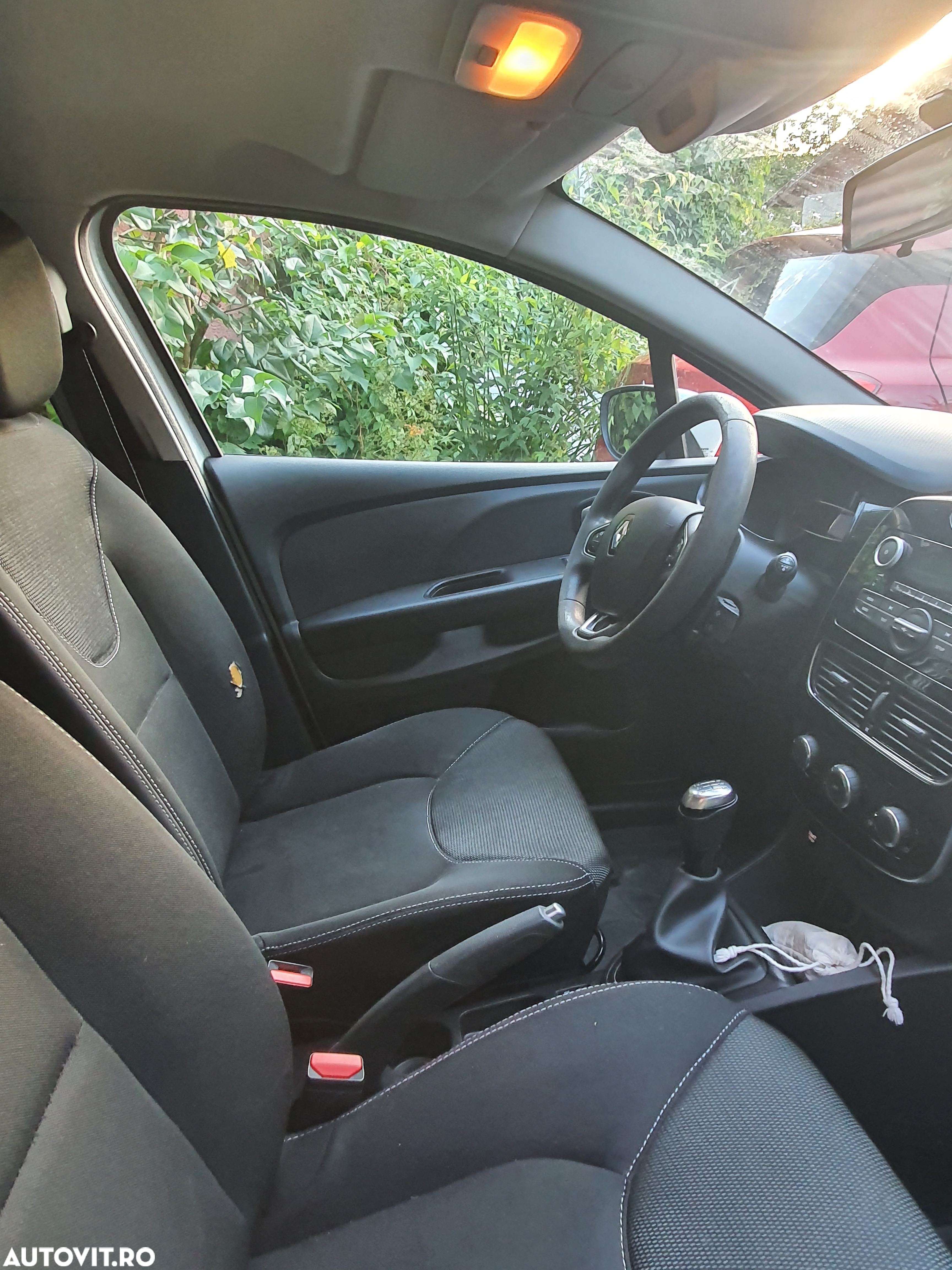 Renault Clio - 8