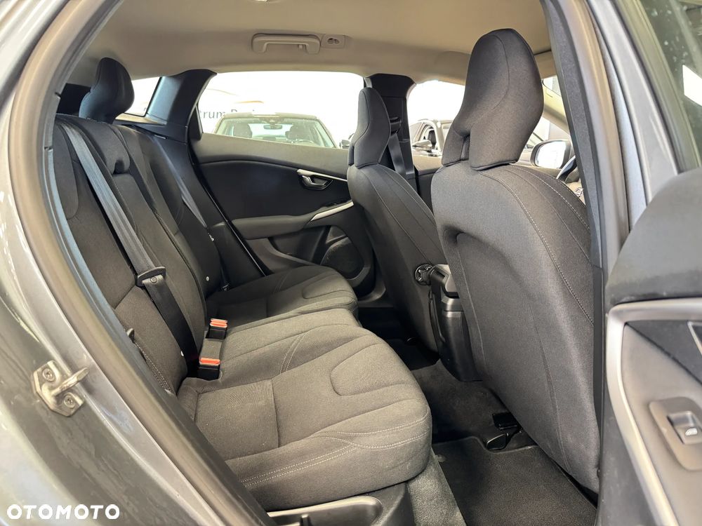 Volvo V40 D2 - 8