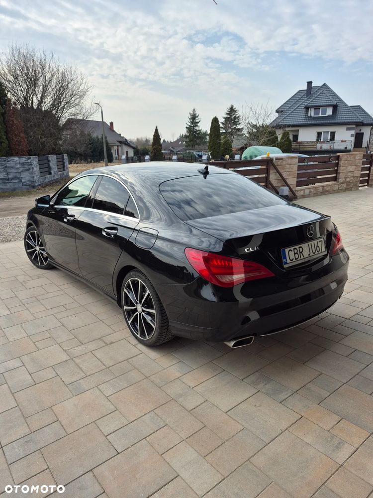 Mercedes-Benz CLA 180 Urban - 2