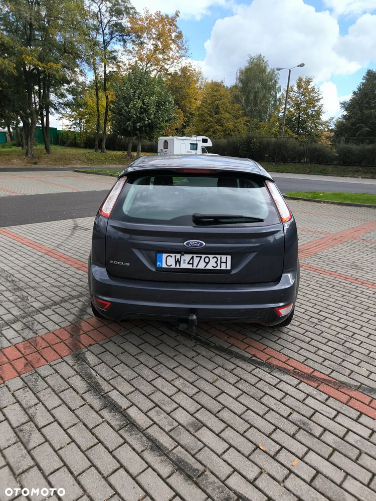 Ford Focus 2009 photo 2