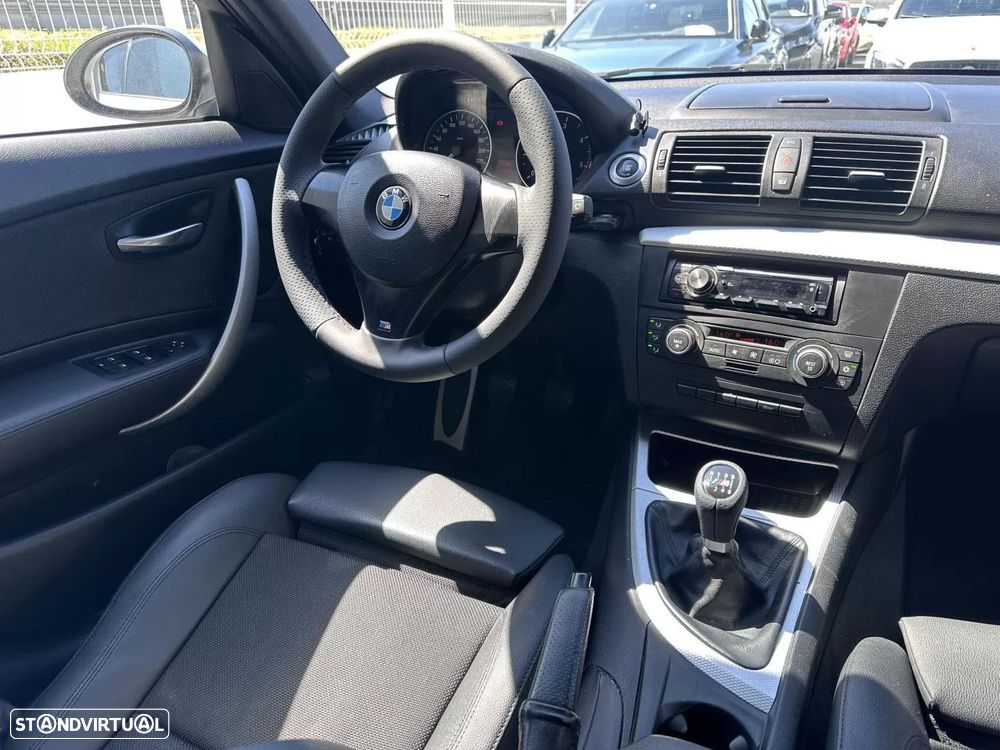 BMW 118 d Pack M - 24