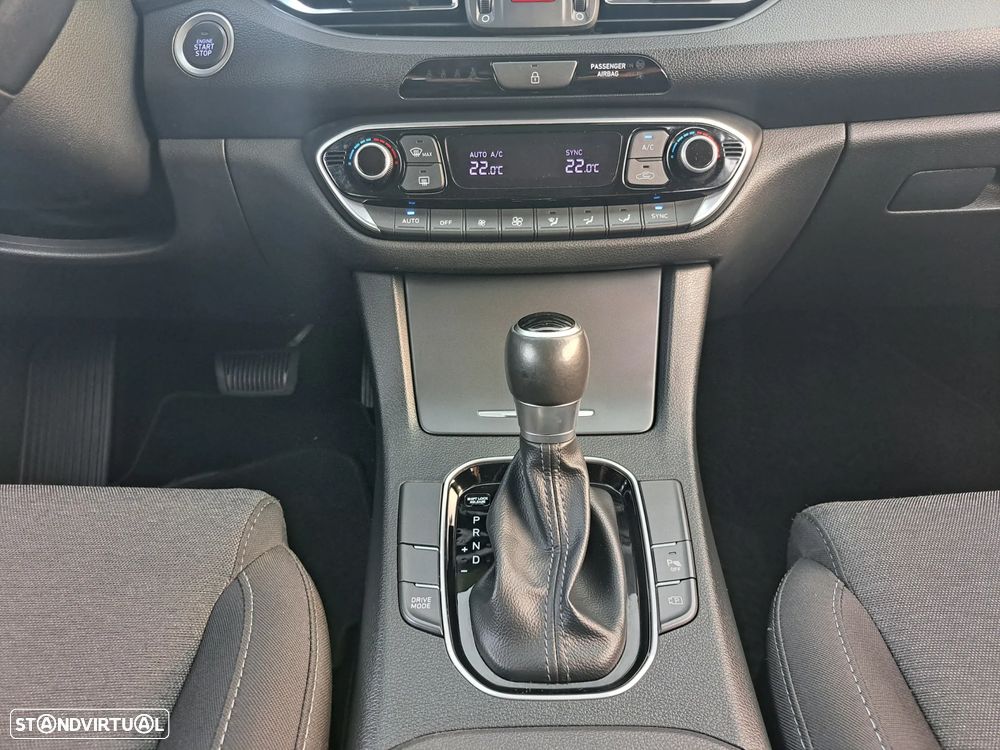 Hyundai i30 SW 1.0 T-GDI 48V-Hybrid DCT Select - 32
