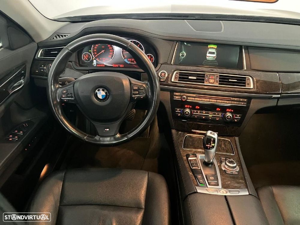 BMW 740 d xDrive - 19