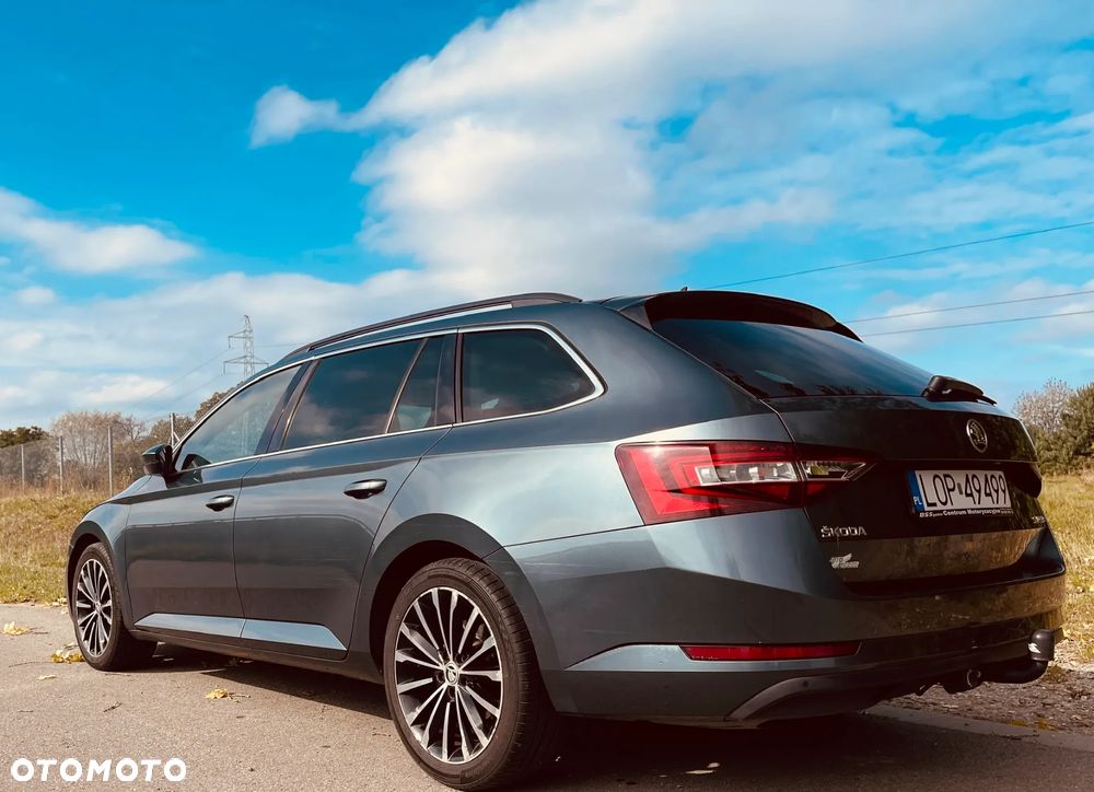 Skoda Superb Combi 2.0 TDI DSG Ambition - 1
