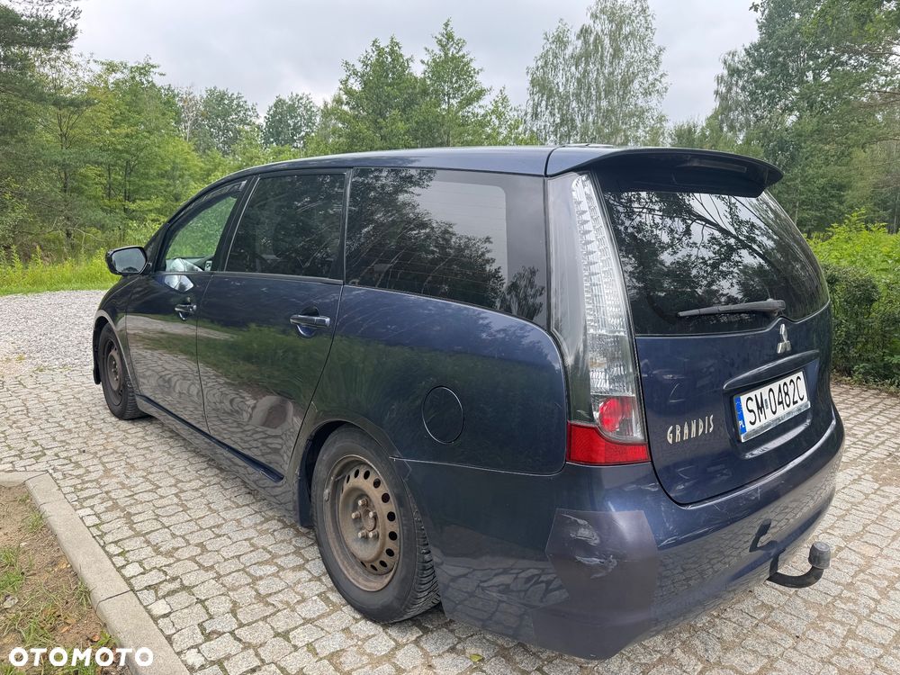 Mitsubishi Grandis 2.4 Intense - 6