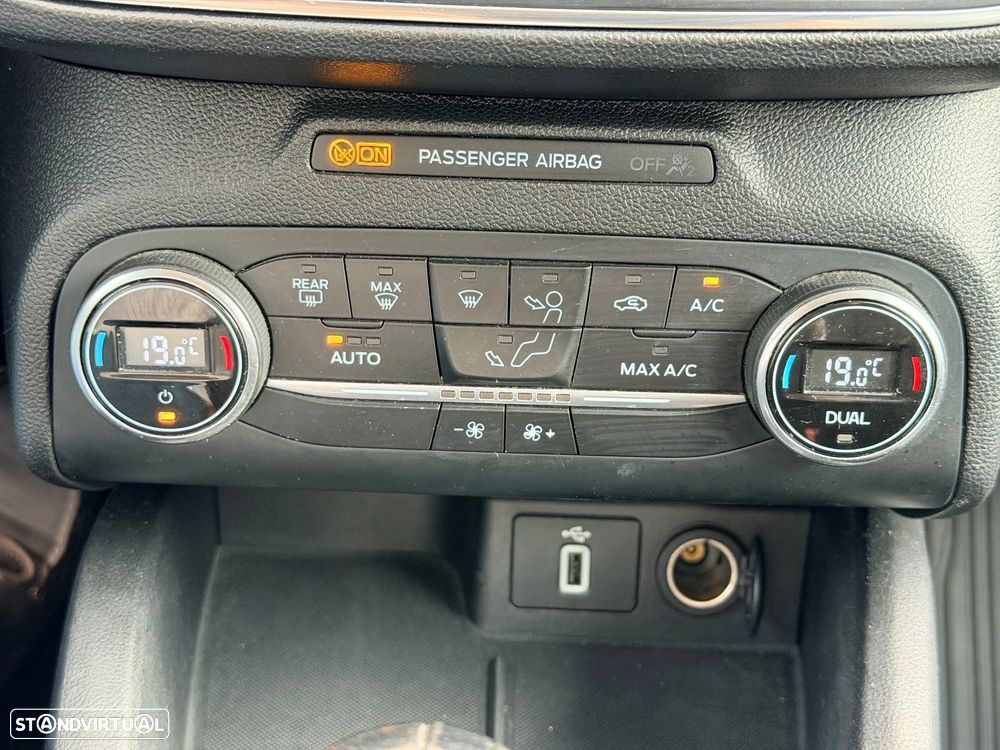 Ford Focus SW 1.0 EcoBoost Active X - 27