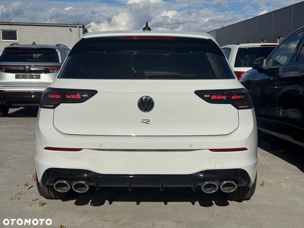 Volkswagen Golf - 6