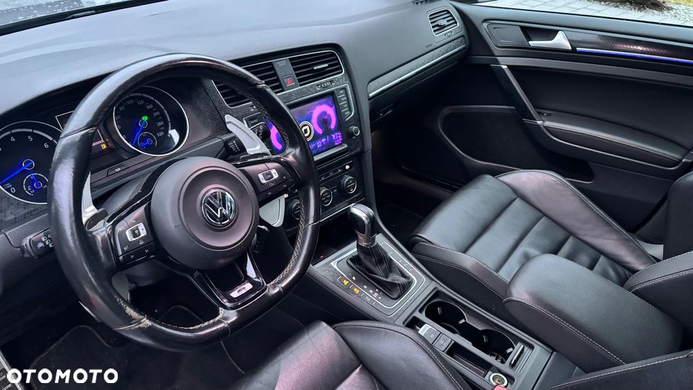 Volkswagen Golf - 25