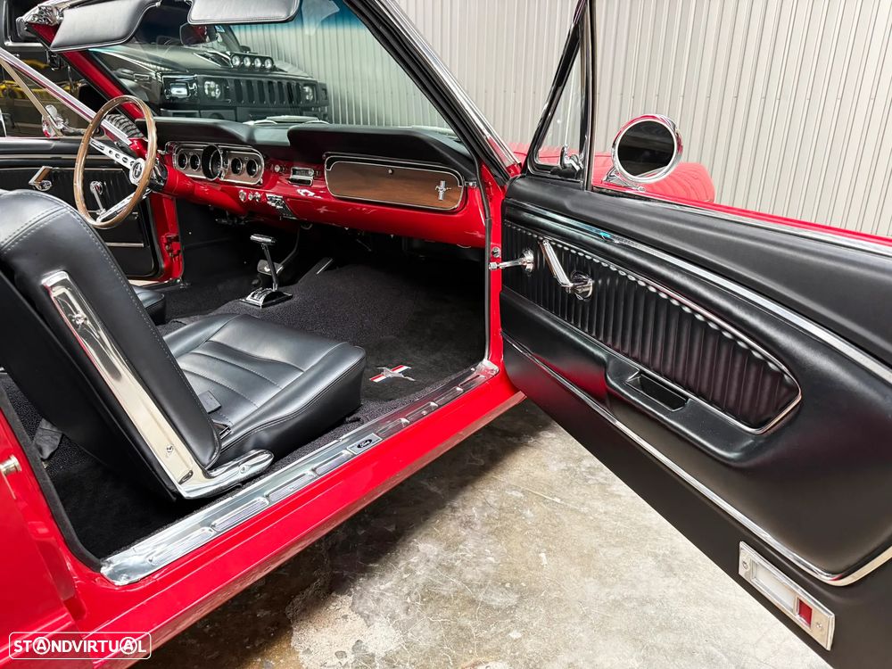 Ford Mustang - 22