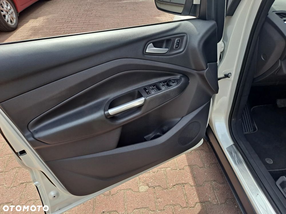 Ford Kuga - 13