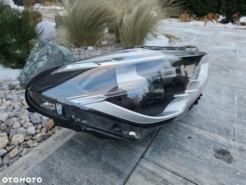 BMW X1 F48 Lampa prawa przód Full Led Dynamic 7495004-03 - 4