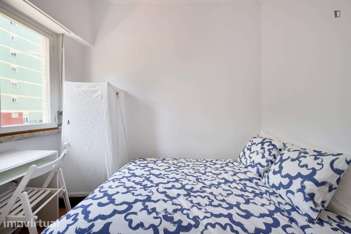 Quarto - localizado em Benfica Lisbon - Grande imagem: 3/25