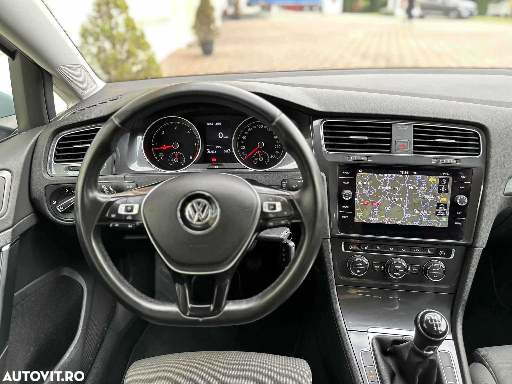 Volkswagen Golf Variant 1.6 TDI (BlueMotion Technology) Trendline - 16