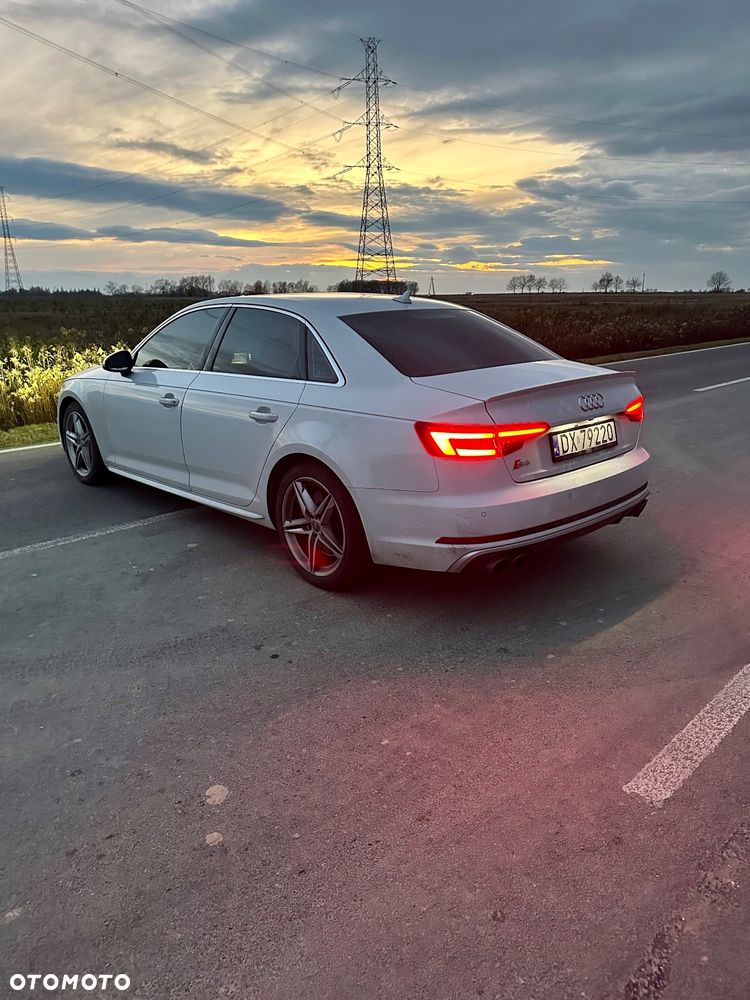 Audi S4 Limousine - 1