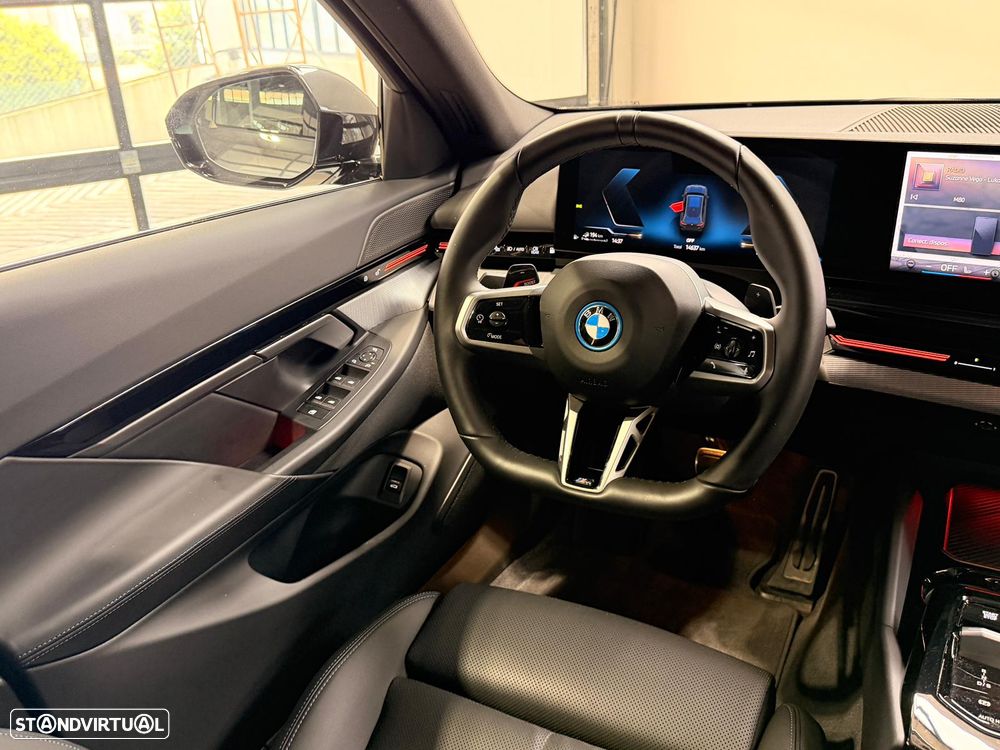BMW 530 e Pack Desportivo M - 14