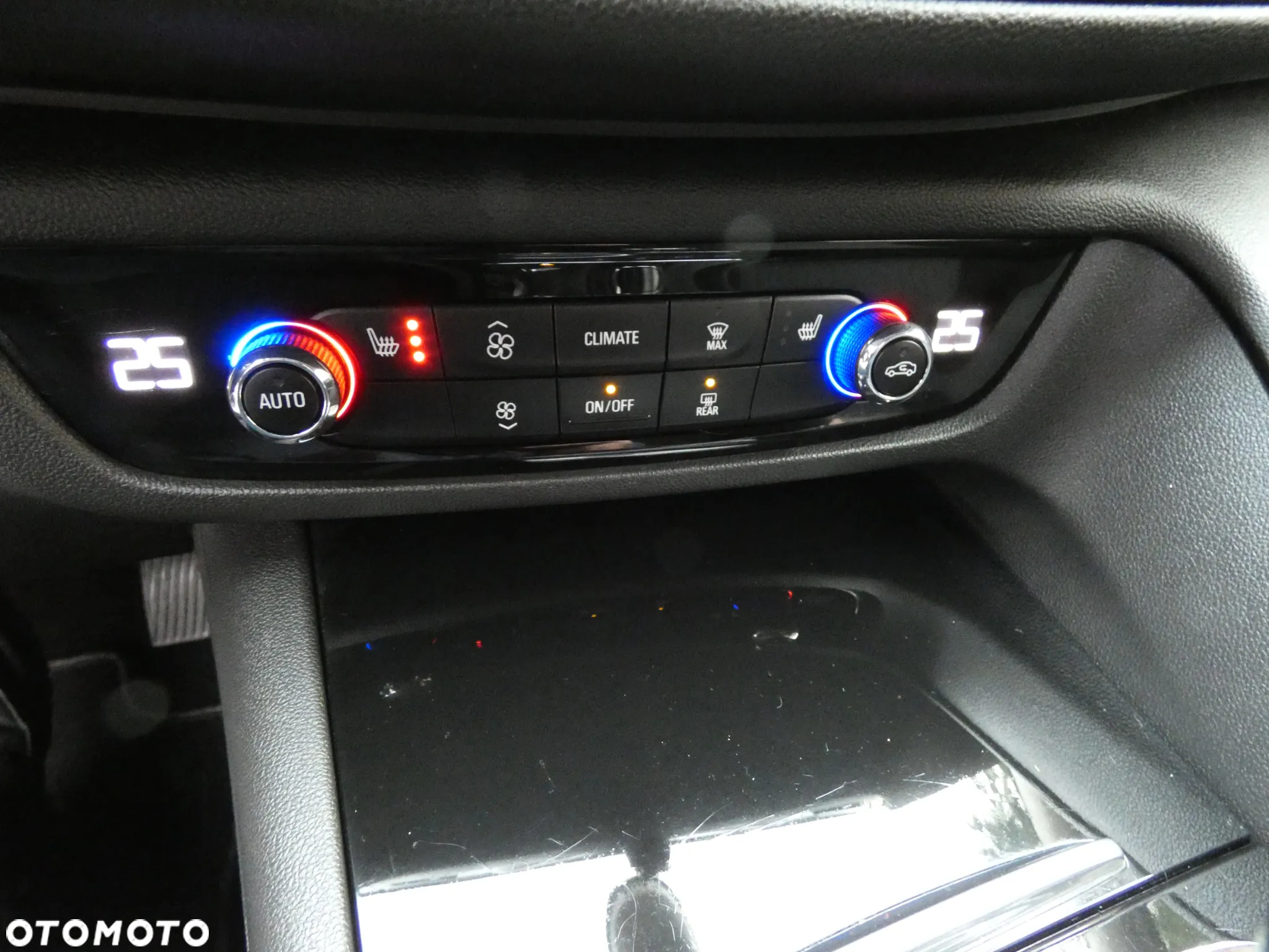 Opel Insignia 2.0 CDTI automatik Business Edition - 31