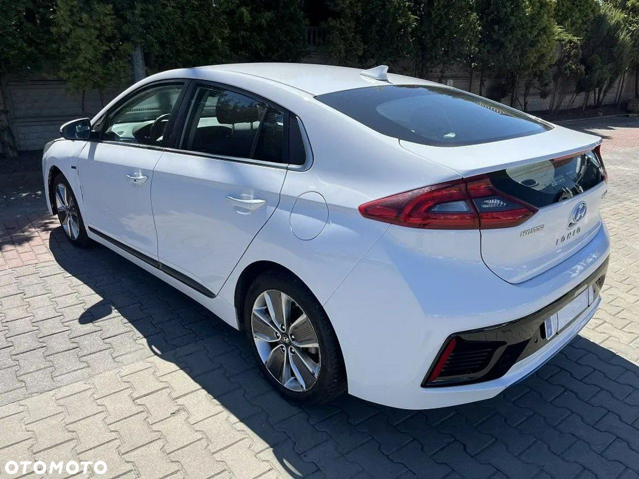 Hyundai IONIQ - 1