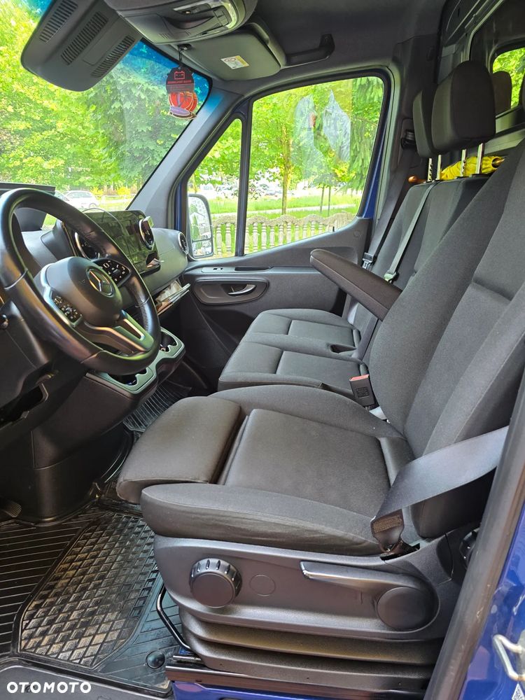 Mercedes-Benz Sprinter - 13