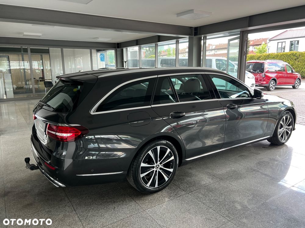 Mercedes-Benz Klasa E 200 Exclusive - 17