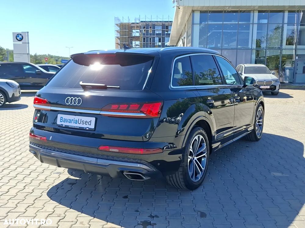 Audi Q7 55 TFSI e quattro Tiptronic PHEV S Line - 5