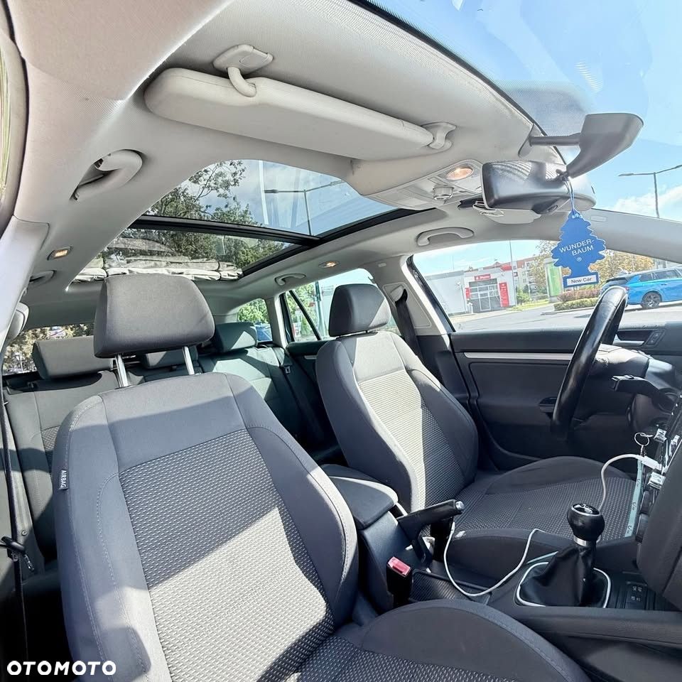 Volkswagen Golf - 8