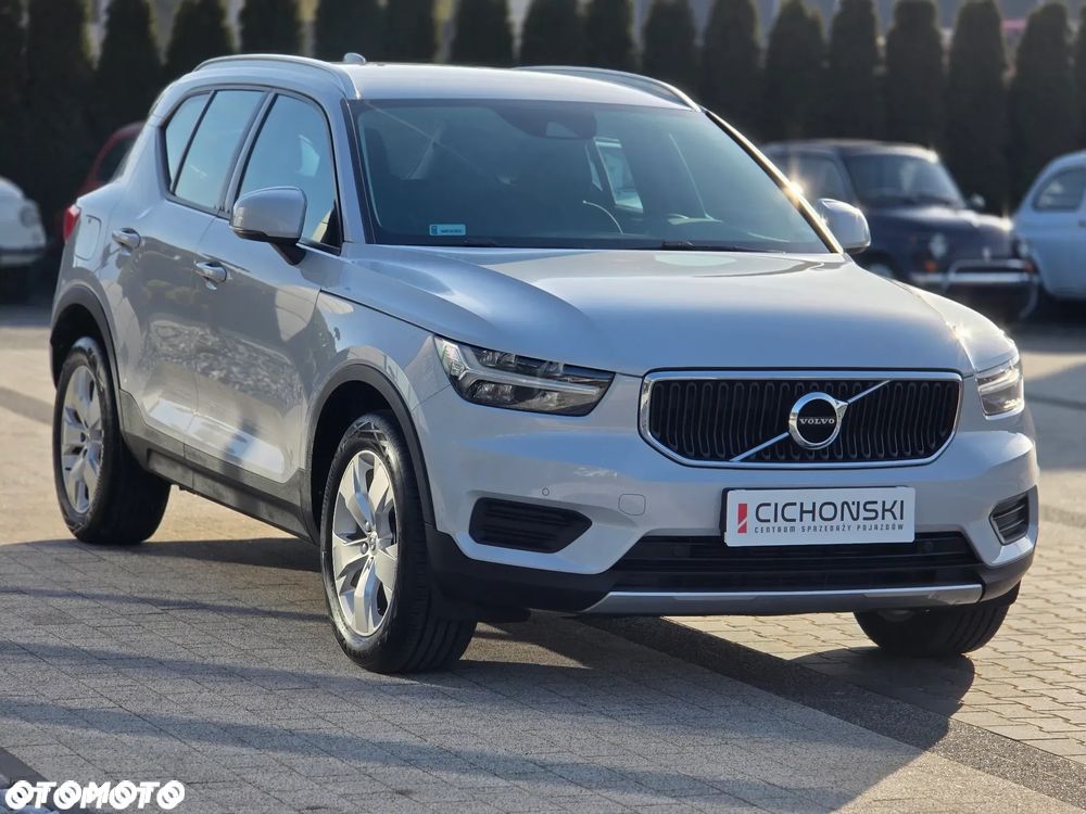 Volvo XC 40 T3 Momentum Pro - 4