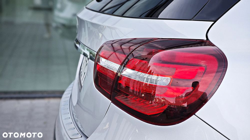 Mercedes-Benz GLA 220 d 4-Matic AMG Line - 11