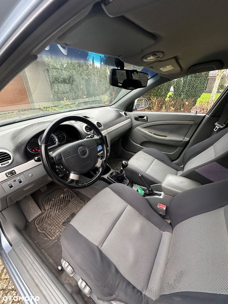 Chevrolet Nubira - 12