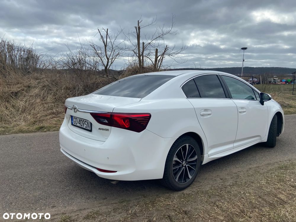 Toyota Avensis 2.0 D-4D Premium - 4