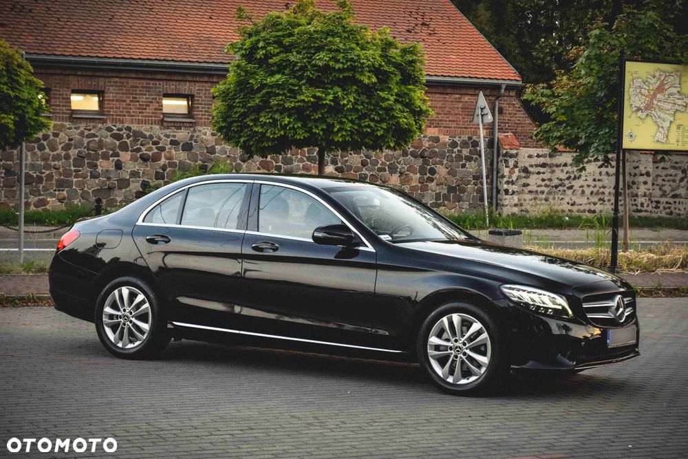 Mercedes-Benz Klasa C 180 9G-TRONIC - 19