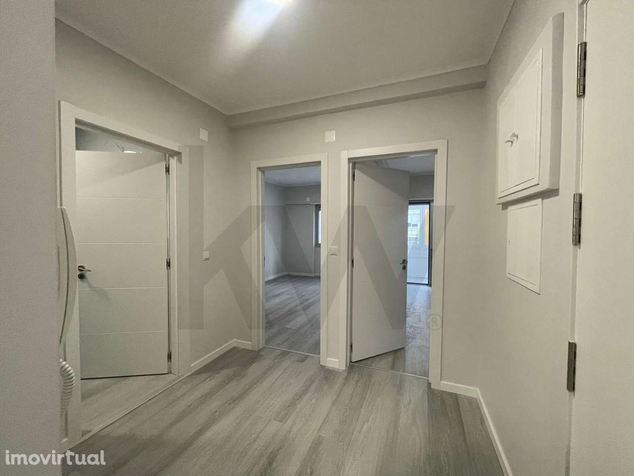 Apartamento T2 Venda - Totalmente Remodelado - Grande imagem: 3/27
