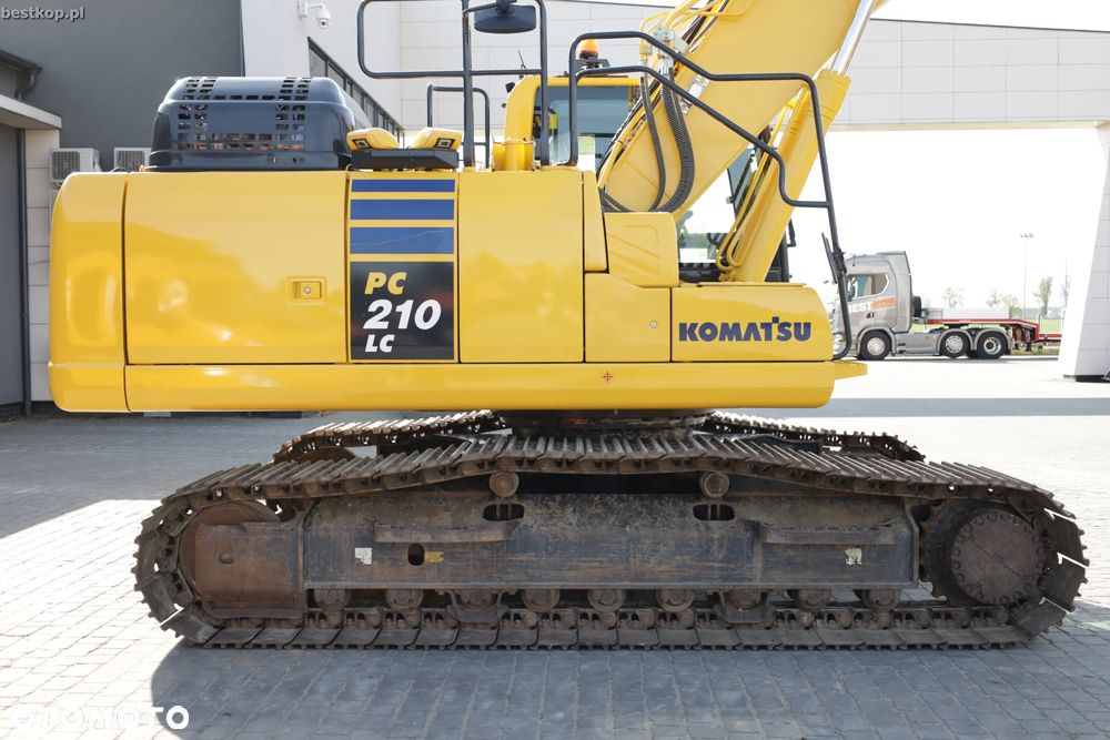 Komatsu PC210LC-11 - 11