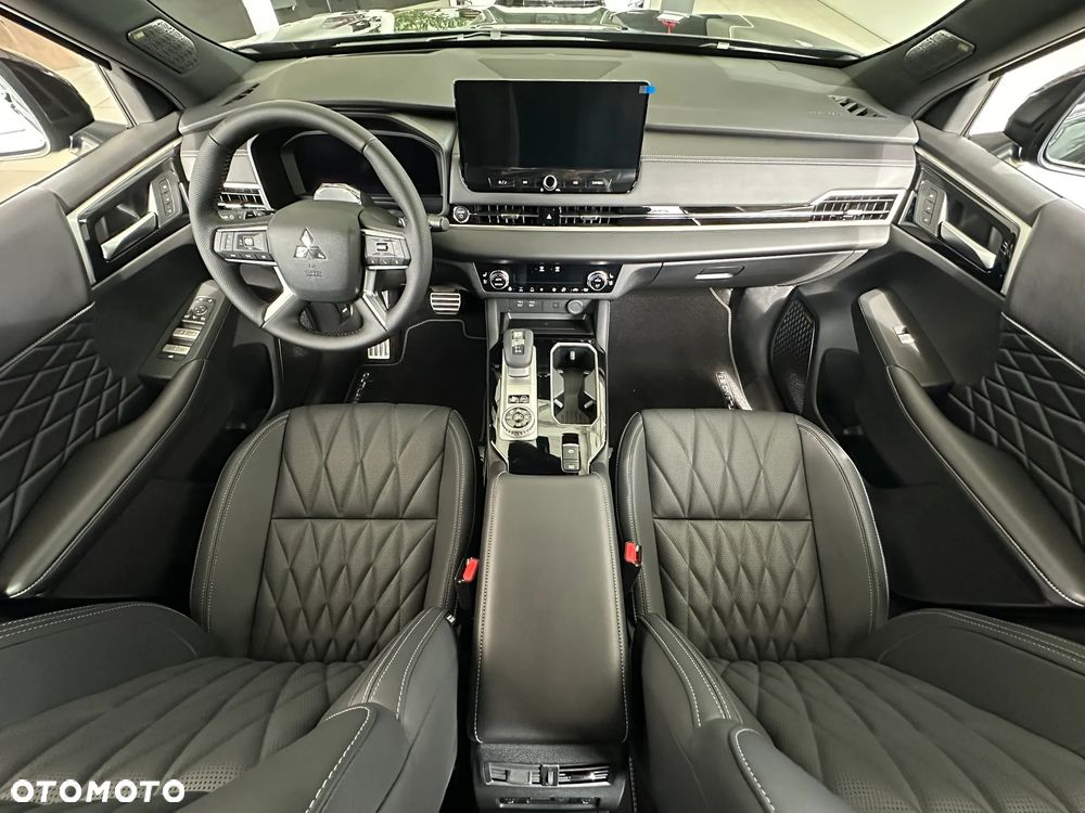 Mitsubishi Outlander Black Edition - 15