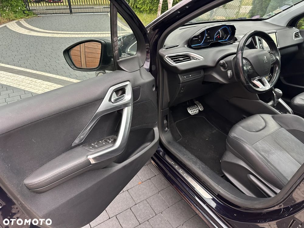 Peugeot 208 PureTech 110 Stop & Start EAT6 Signature - 22