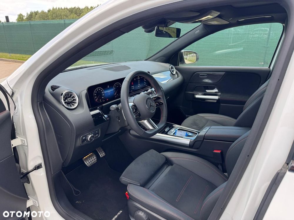 Mercedes-Benz GLA - 18