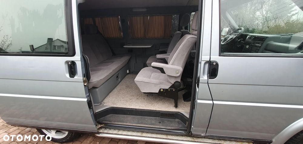 Volkswagen Transporter - 25