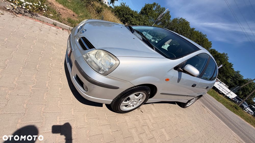 Nissan Almera Tino - 21