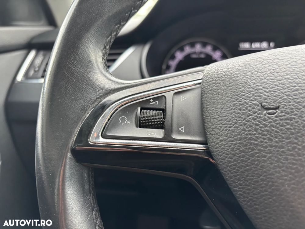 Skoda Octavia Combi Diesel 2.0 TDI DSG Ambition - 30