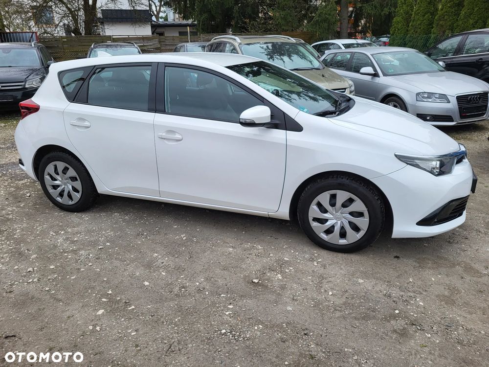 Toyota Auris 2017 photo 4