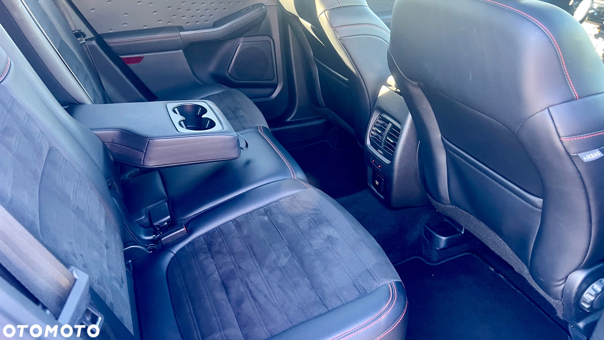Ford Kuga 2.0 EcoBlue 4x4 ST-LINE - 14