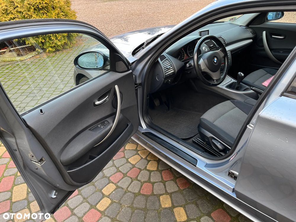 BMW Seria 1 118d DPF - 8