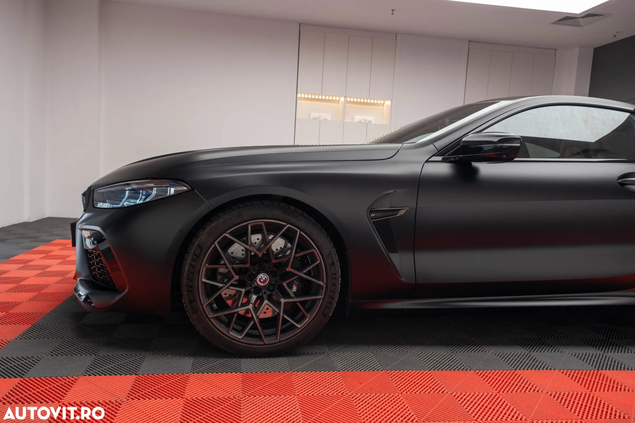BMW M8 AT - 10